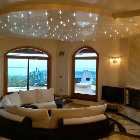 Smeralda Villa *